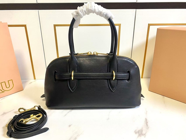 スーパーコピーブランドバッグ背面デザイン